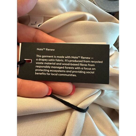 Aritzia Babaton Matte Pearl Dress Size Large NWT - Picture 8 of 8